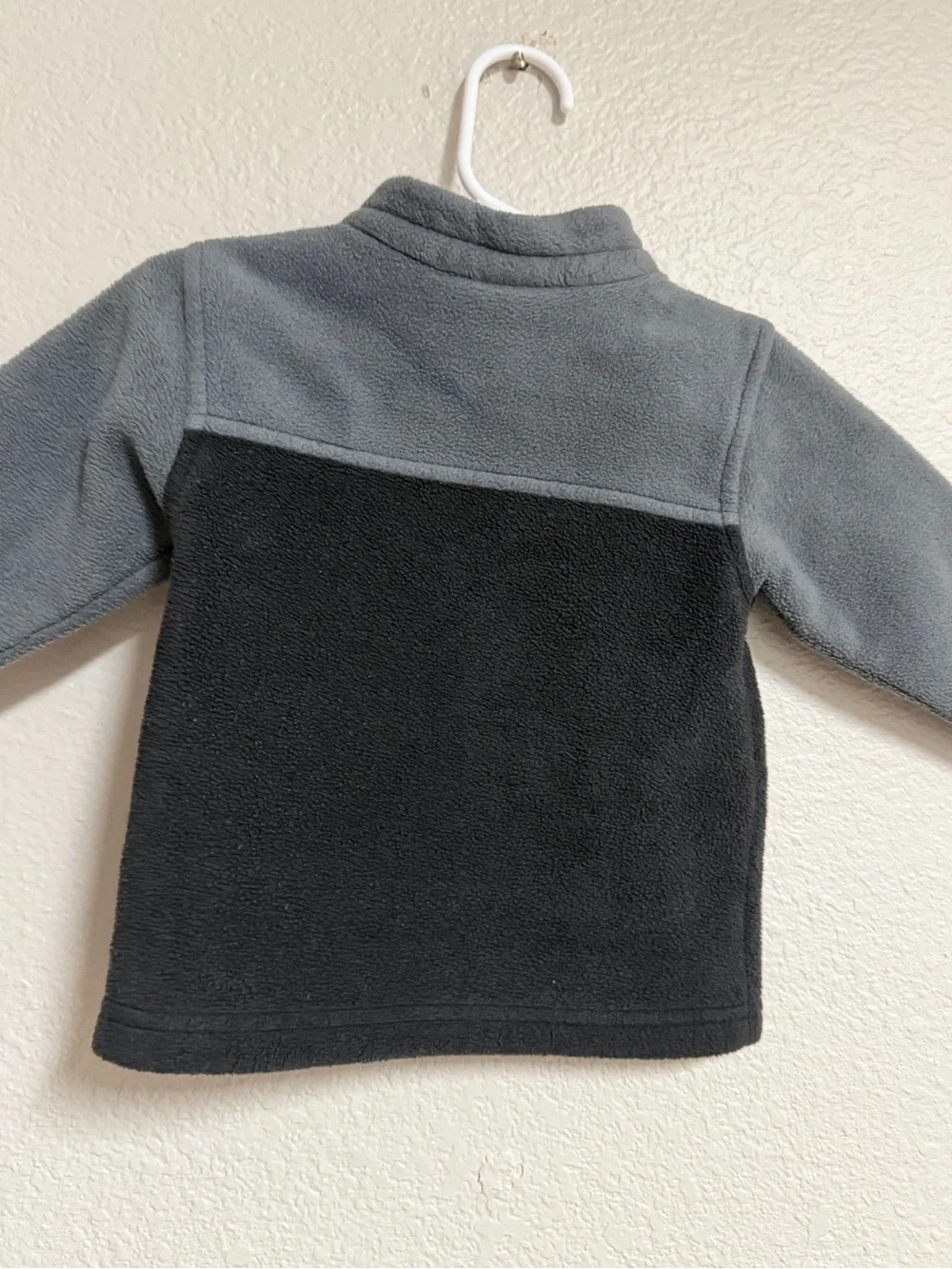 Columbia Two-Tone Gray Kids' Fleece Jacket with Red Zipper